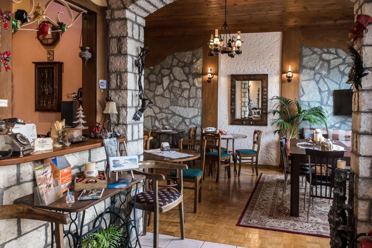 Semeli Guesthouse Karpenísion Eksteriør bilde