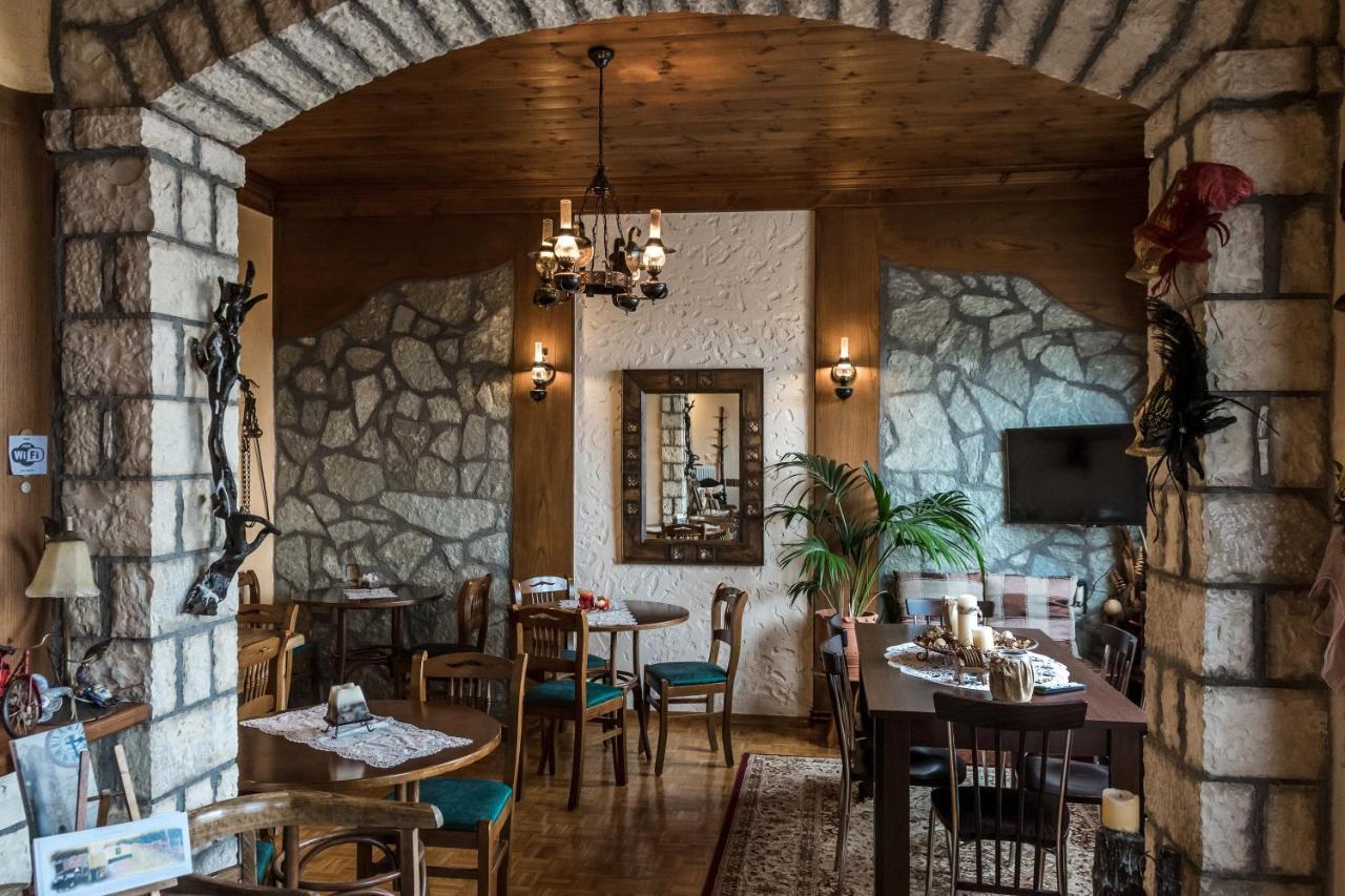 Semeli Guesthouse Karpenísion Eksteriør bilde