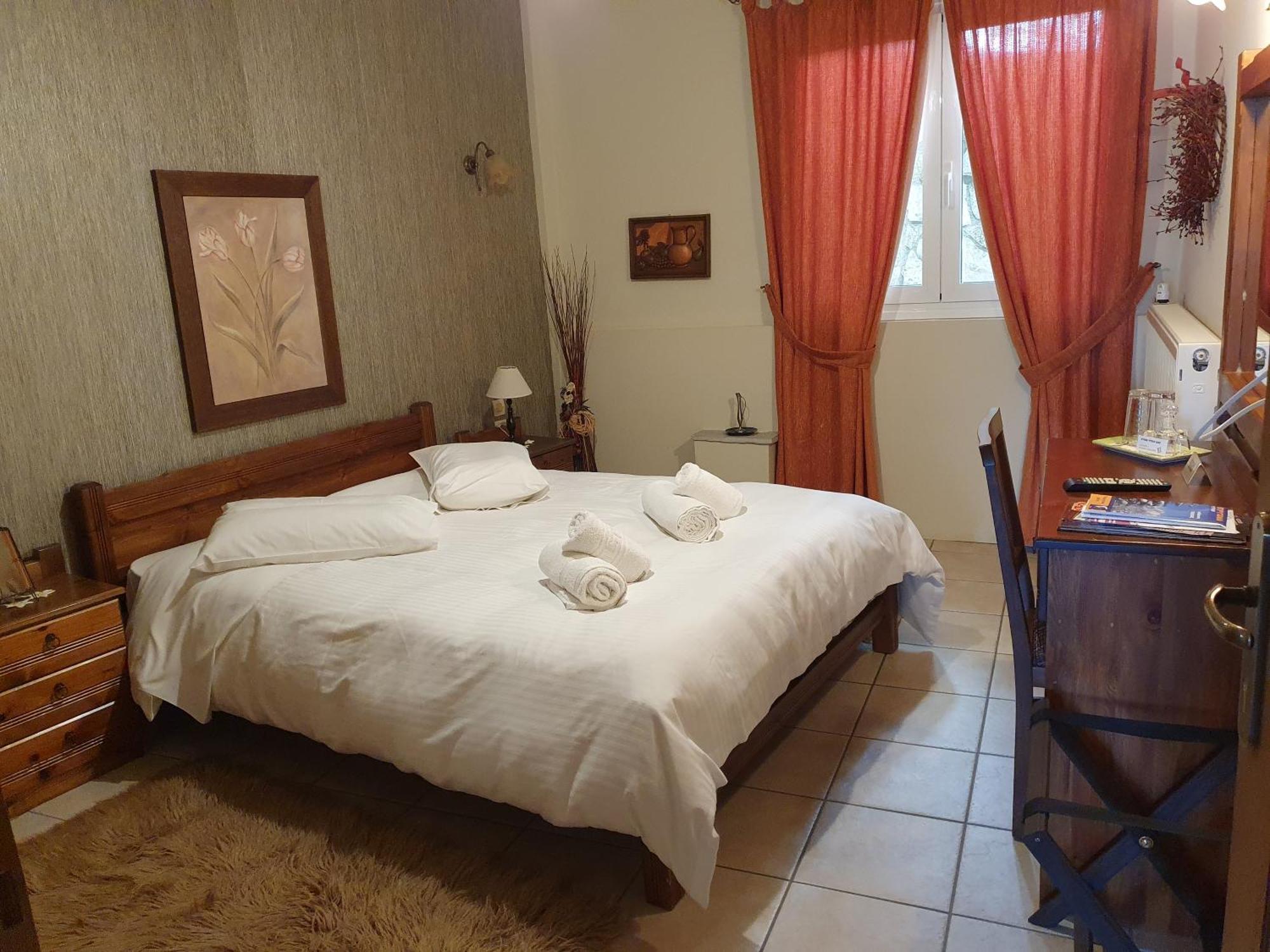 Semeli Guesthouse Karpenísion Eksteriør bilde