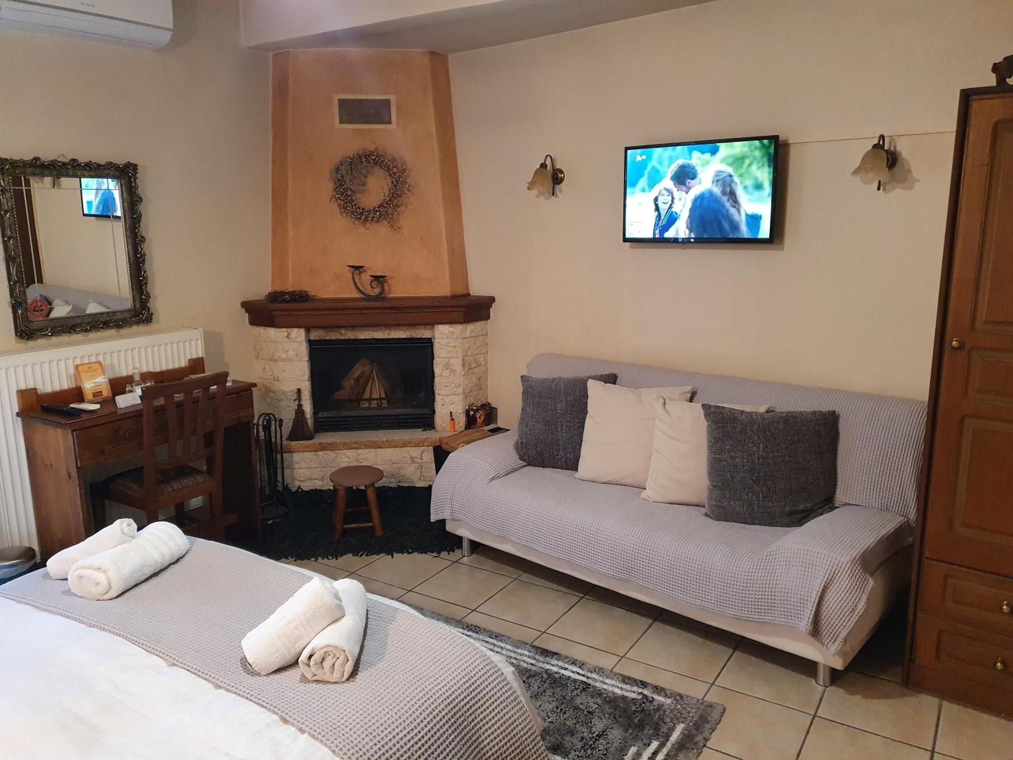Semeli Guesthouse Karpenísion Eksteriør bilde