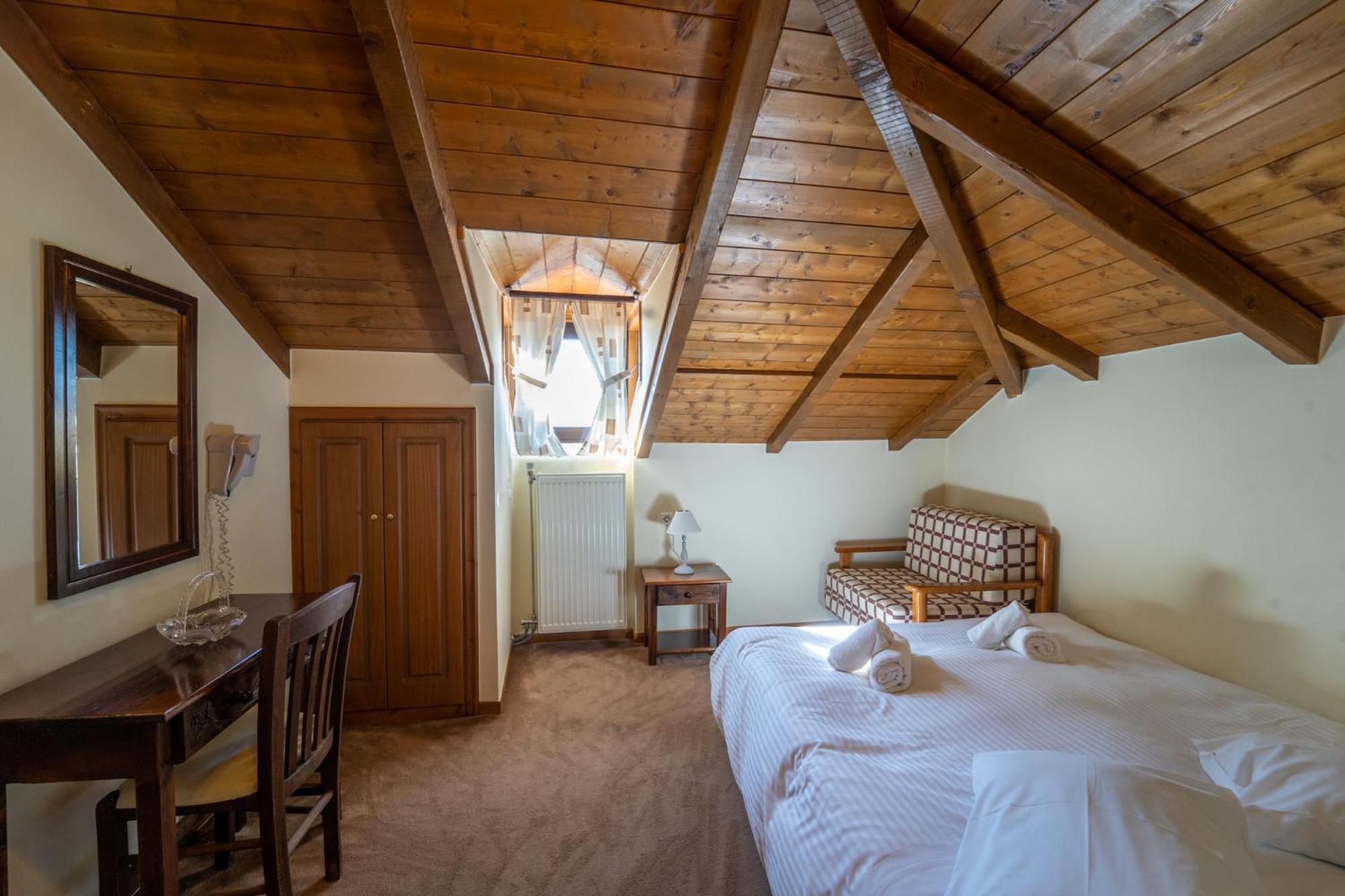 Semeli Guesthouse Karpenísion Eksteriør bilde