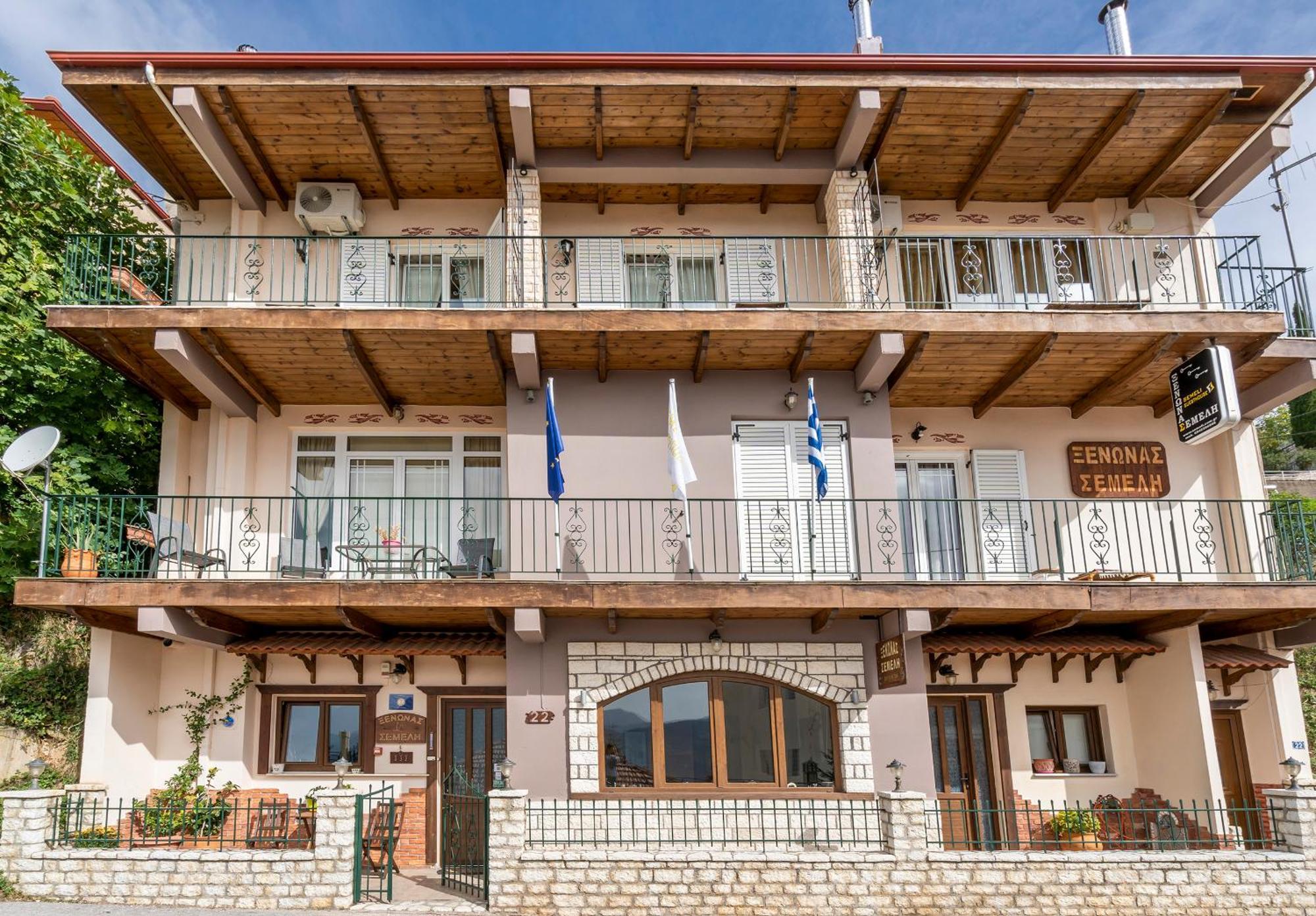 Semeli Guesthouse Karpenísion Eksteriør bilde