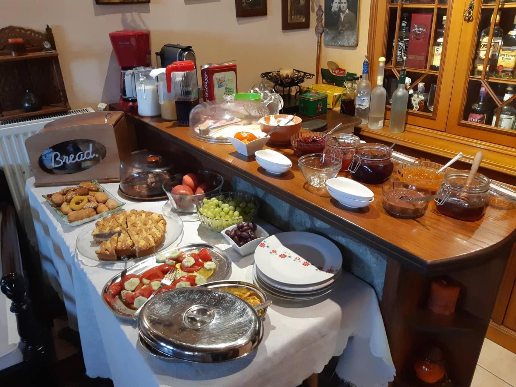Semeli Guesthouse Karpenísion Eksteriør bilde